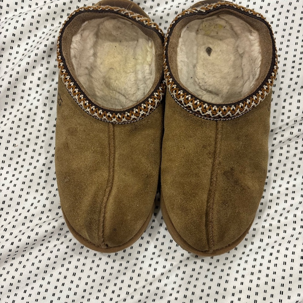 UGG Tasman slippers Chestnut size 6Y